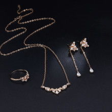 义乌德利饰品厂 匠心设计，让每一件饰品都闪耀你的故事